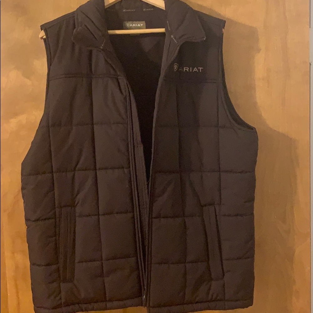 Ariat vest